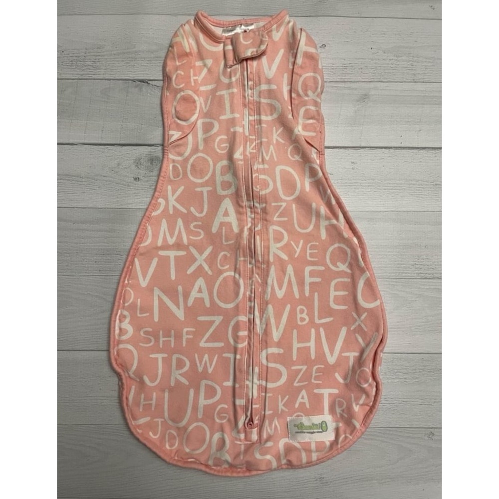 Woombie convertible baby‎ swaddle light pink abc print  0-3 months